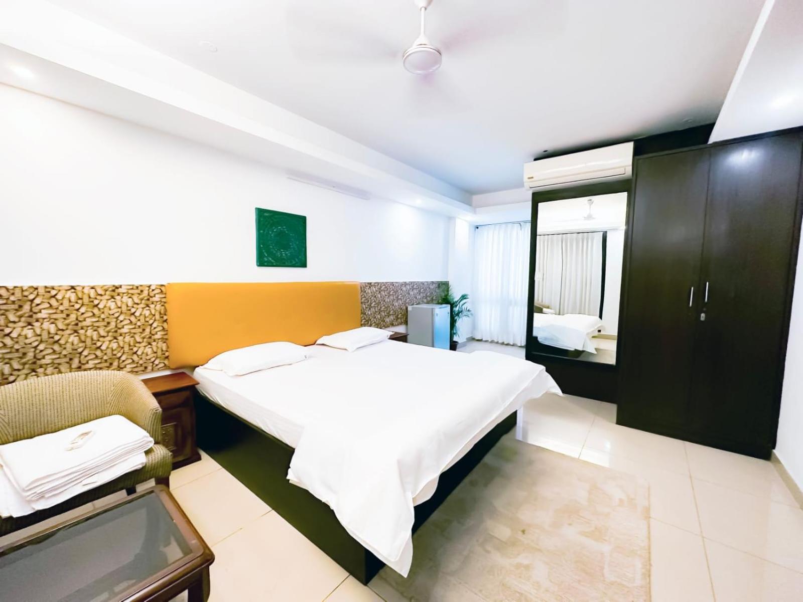 Hotel Blueberry Nueva Delhi Exterior foto