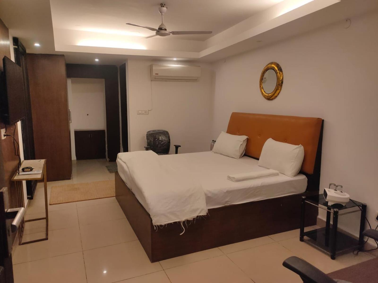 Hotel Blueberry Nueva Delhi Exterior foto