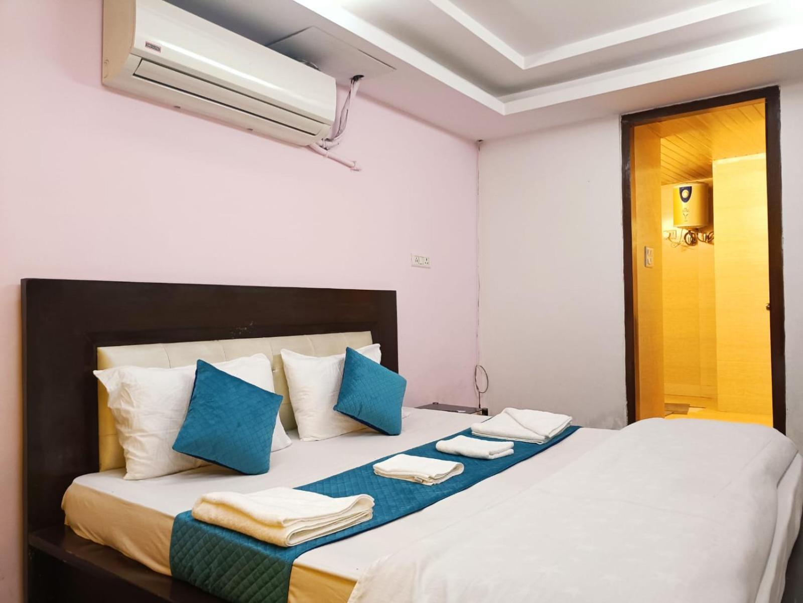 Hotel Blueberry Nueva Delhi Exterior foto