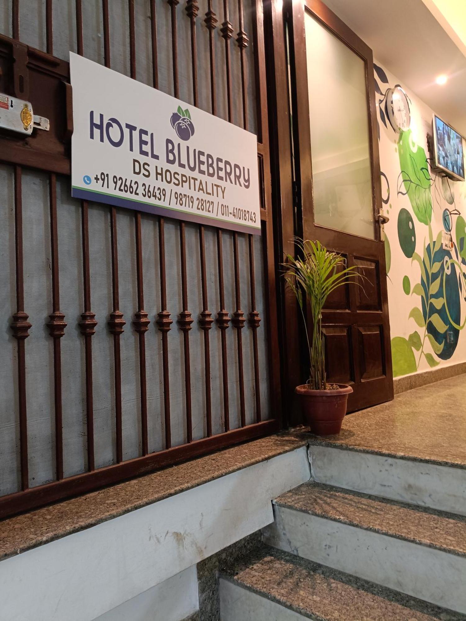Hotel Blueberry Nueva Delhi Exterior foto