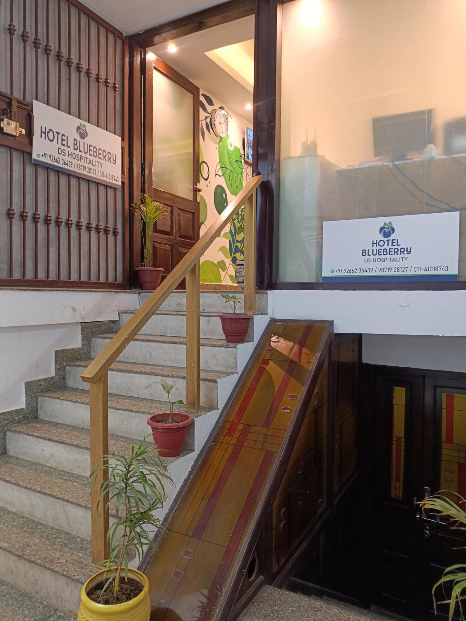 Hotel Blueberry Nueva Delhi Exterior foto